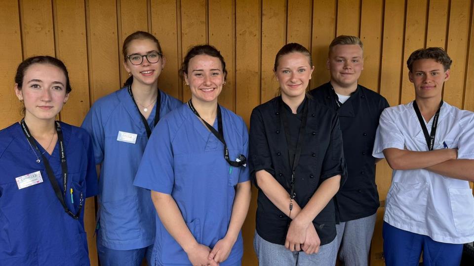 Lenke til artikkel: Ungdommer får innblikk i helse- og omsorgsyrkene